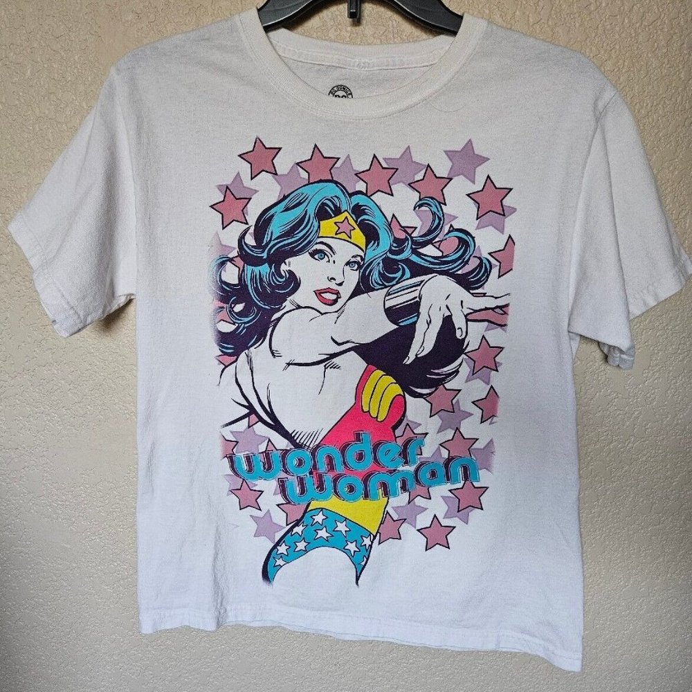DC Comics Vintage Wonder Woman Graphic T-Shirt Small S